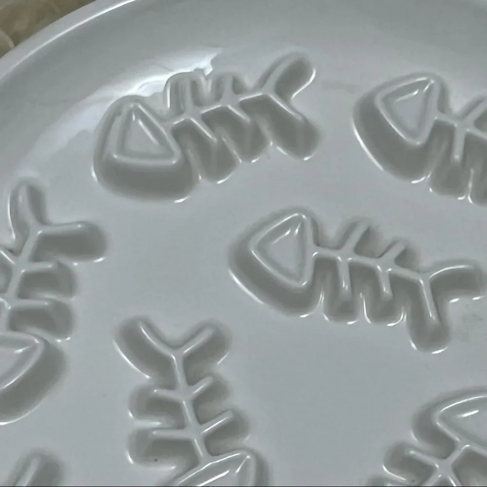 Ceramic White Interactive Puzzle Cat Slow Feeder Dish